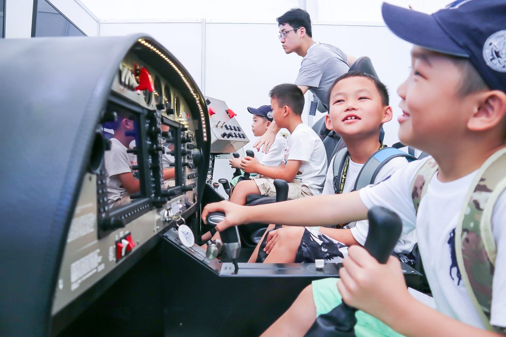 children doing SIM flights